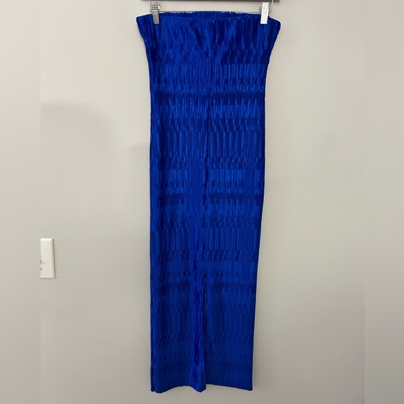 Astr Reine Strapless Plisse Blue Strapless Midi Dress - Picture 3 of 5